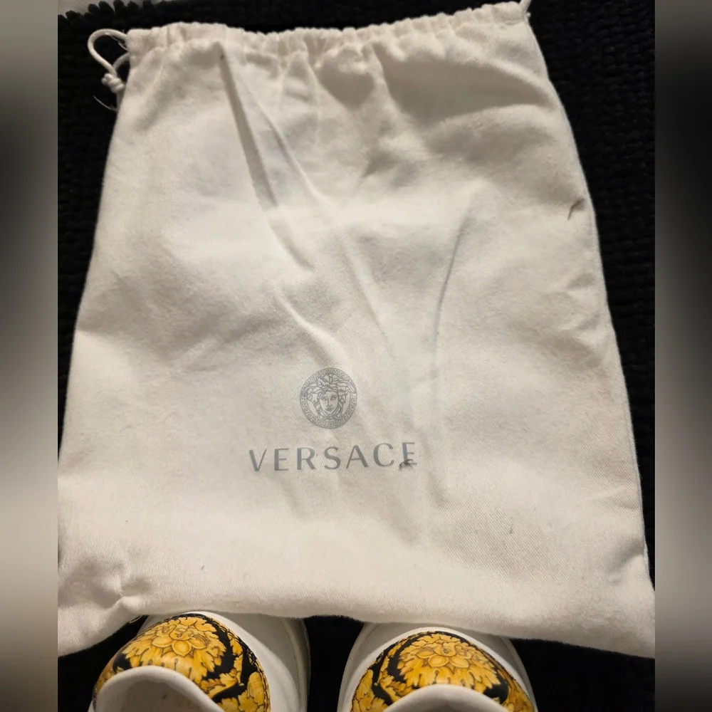Authentic Versace White Leather Logo Lace-Up Trainers with Branded Laces - Picture 6 of 6
